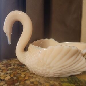 Boyd's swan Glass 1950's pink candy Dish Swan Glows Due To cadmium and selenium